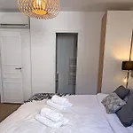 Charming Family 2Br - Prime Location, Walk To Beach & Shopping - Totolulu Cannes Charming Cheminee