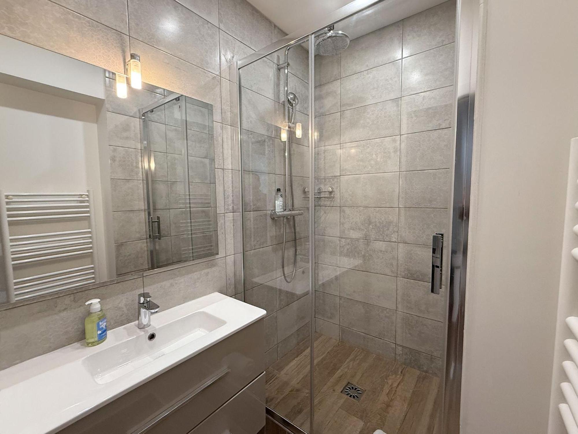 Charming Family 2br - Prime Location, Walk To & Shopping - Totolulu Charming Cheminee Cannes