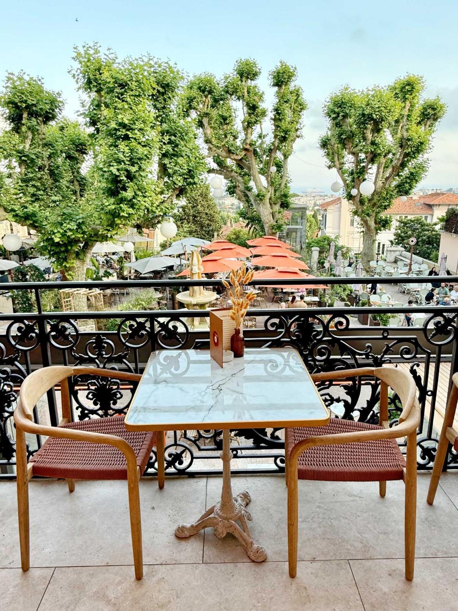 Apartment Charming Family 2br - Prime Location, Walk To & Shopping - Totolulu Charming Cheminee